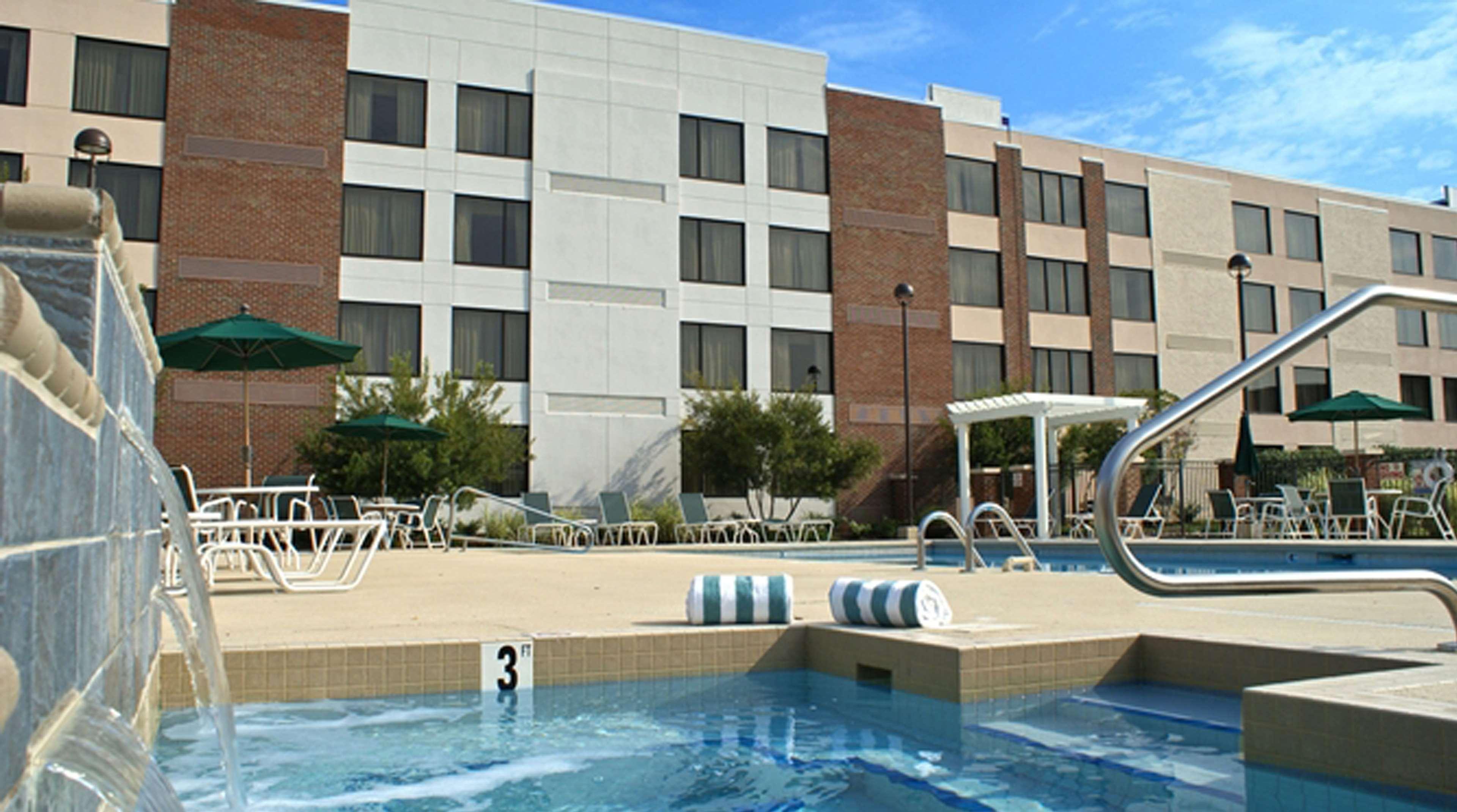 Hotel Doubletree By Hilton Rocky Mount Extérieur photo