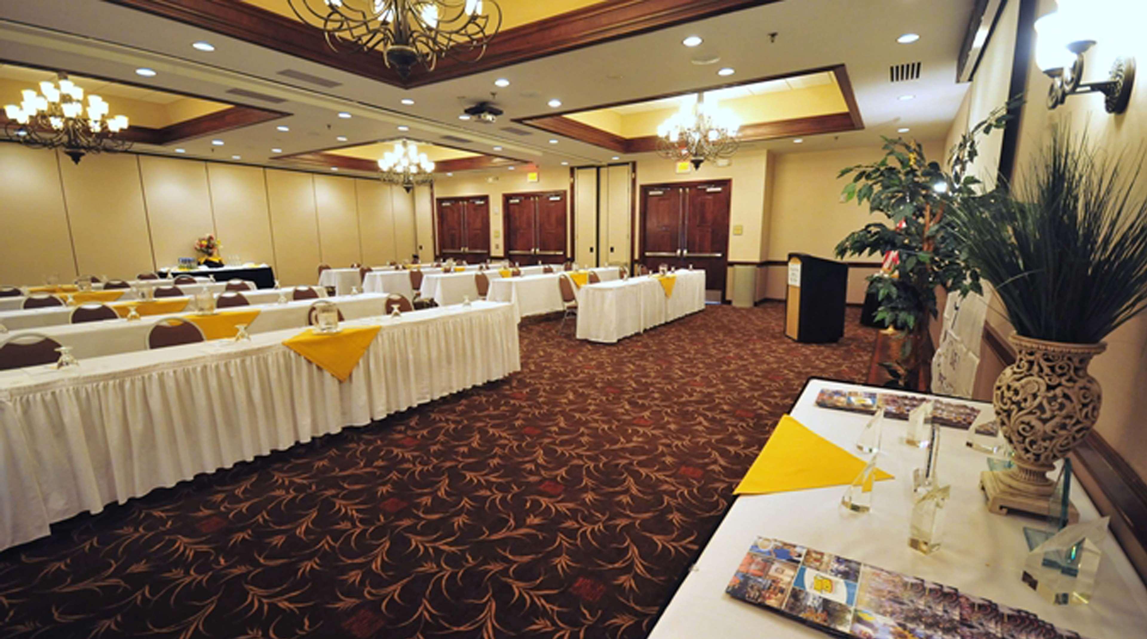 Hotel Doubletree By Hilton Rocky Mount Extérieur photo