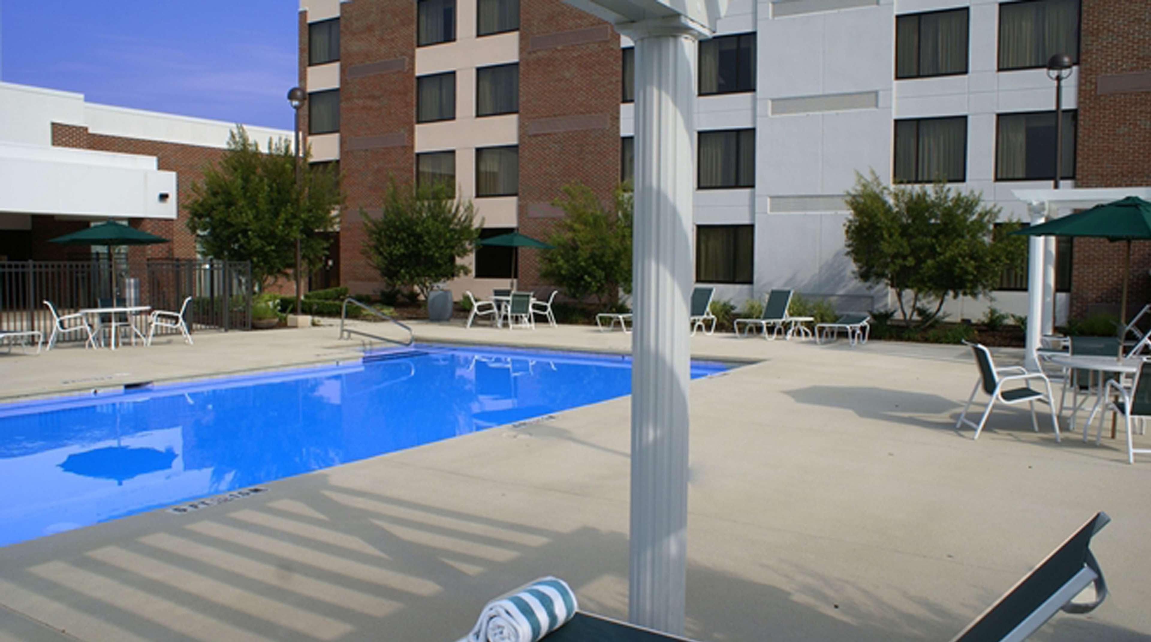 Hotel Doubletree By Hilton Rocky Mount Extérieur photo
