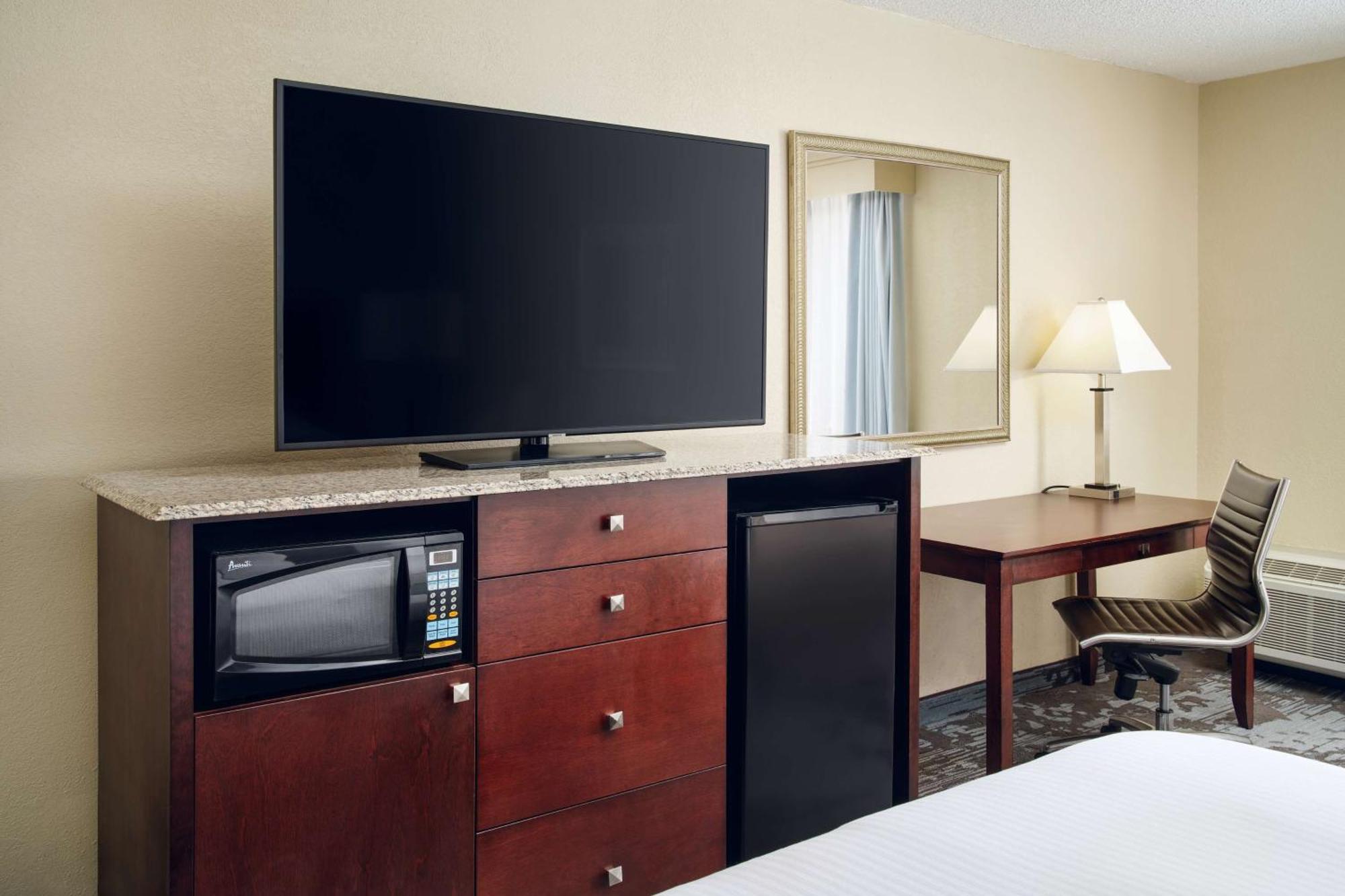 Hotel Doubletree By Hilton Rocky Mount Extérieur photo