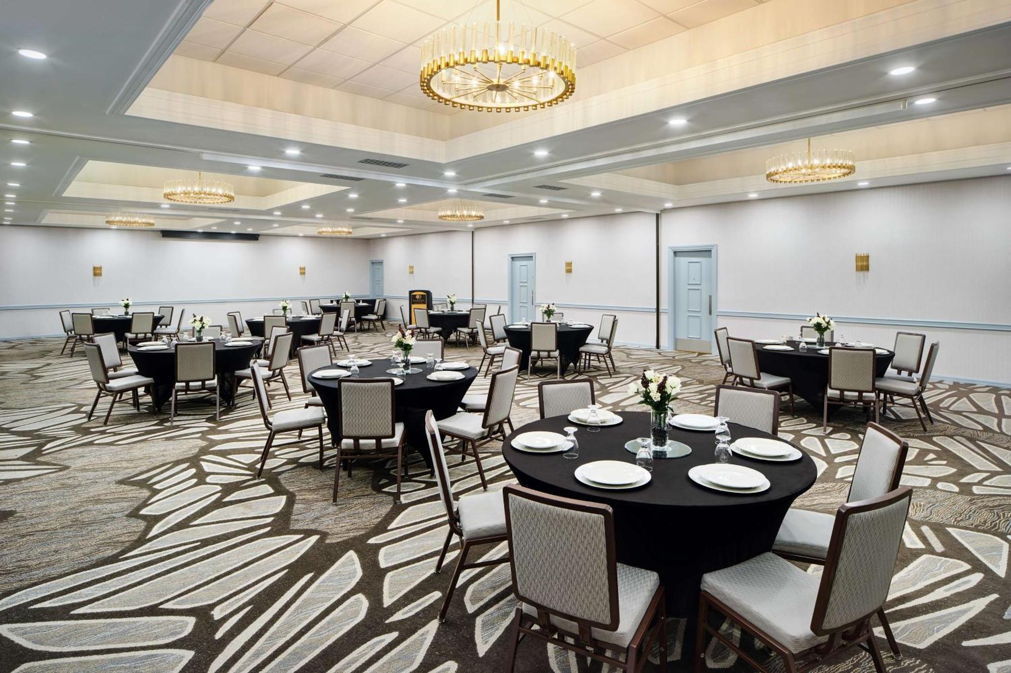 Hotel Doubletree By Hilton Rocky Mount Extérieur photo