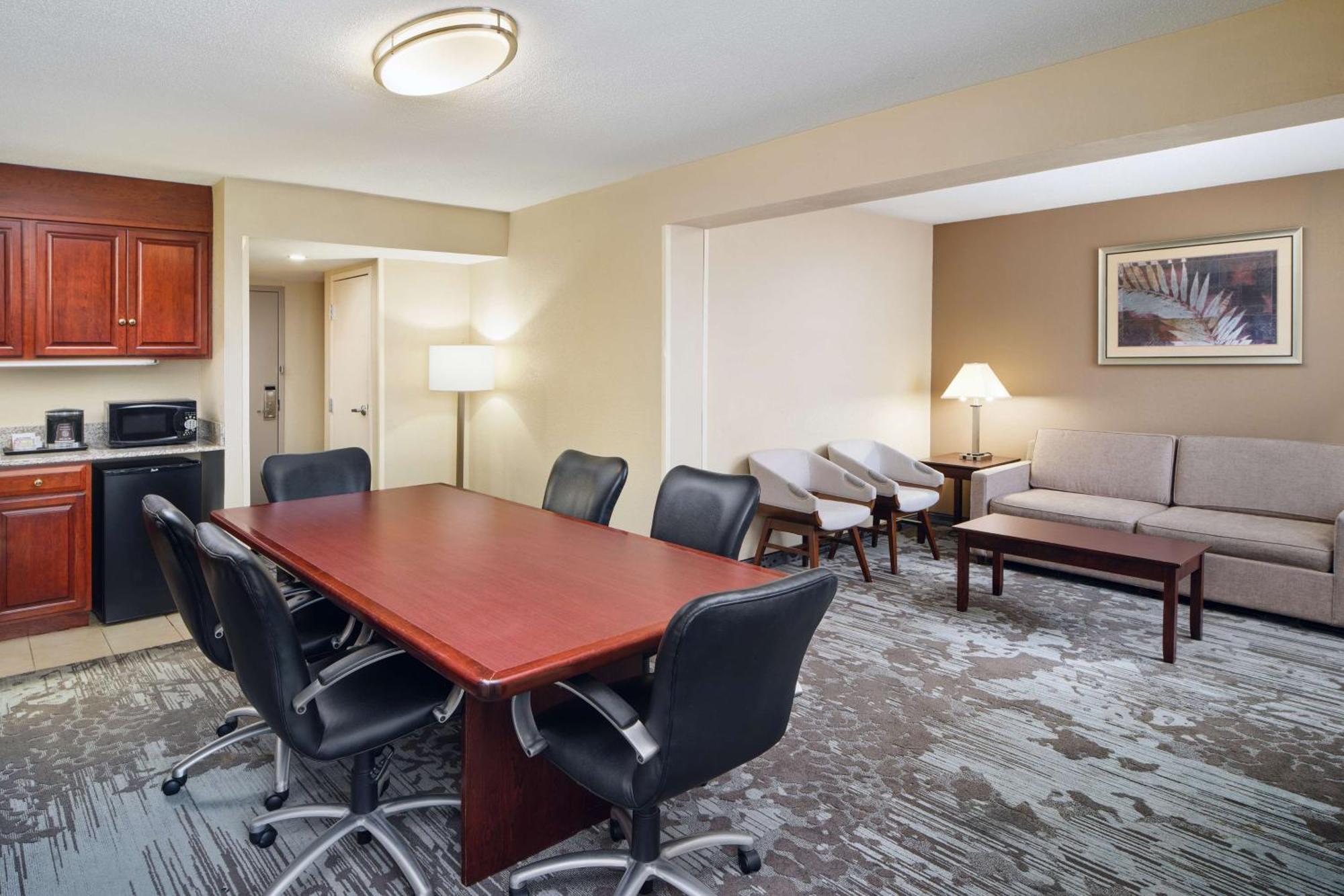 Hotel Doubletree By Hilton Rocky Mount Extérieur photo